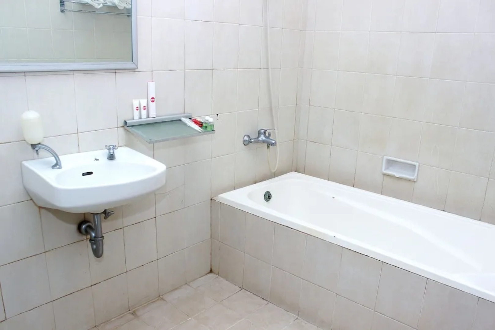 OYO 859 Raffles City Hotel