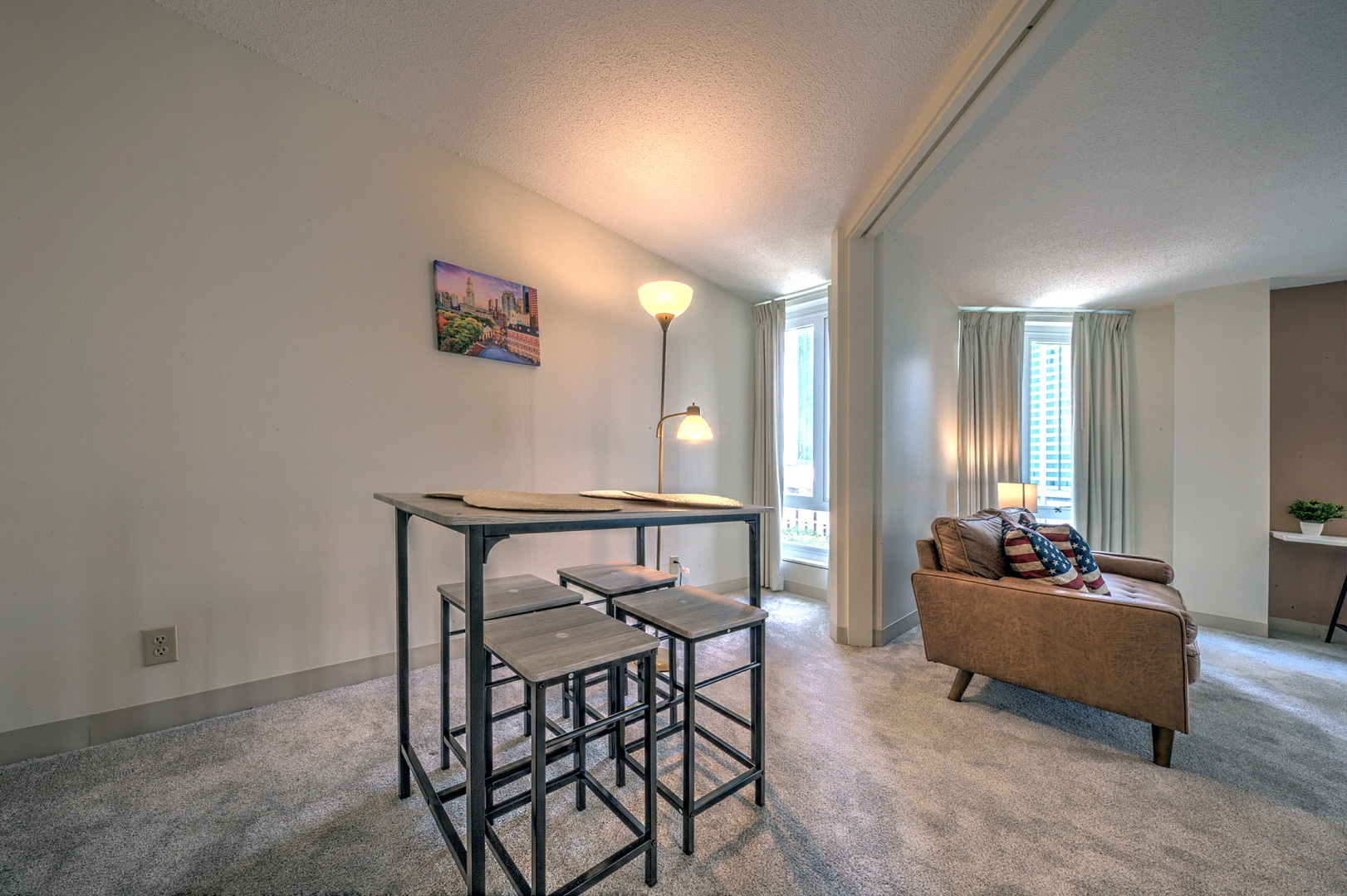 Outstanding 2 Bed Apt in Heart of Back Bay!