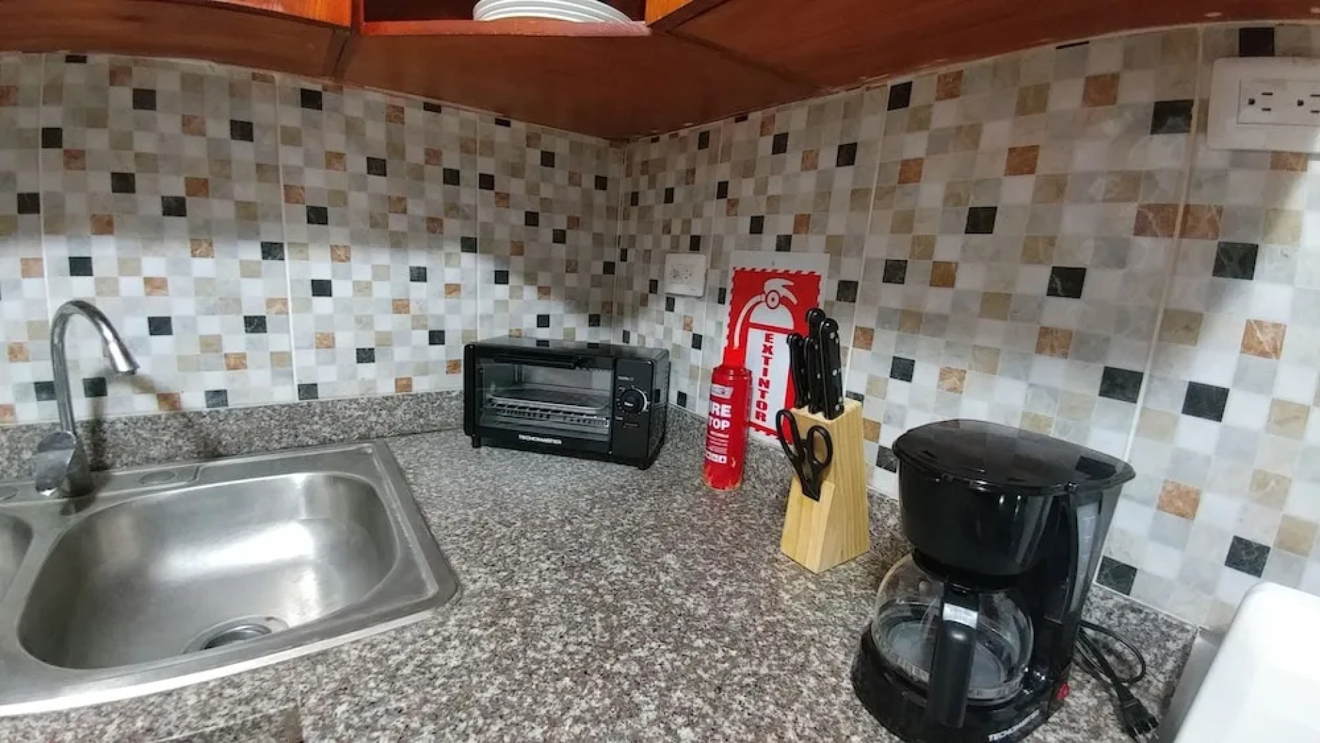 Tropical Condo BBQ Pool 5min to Airport