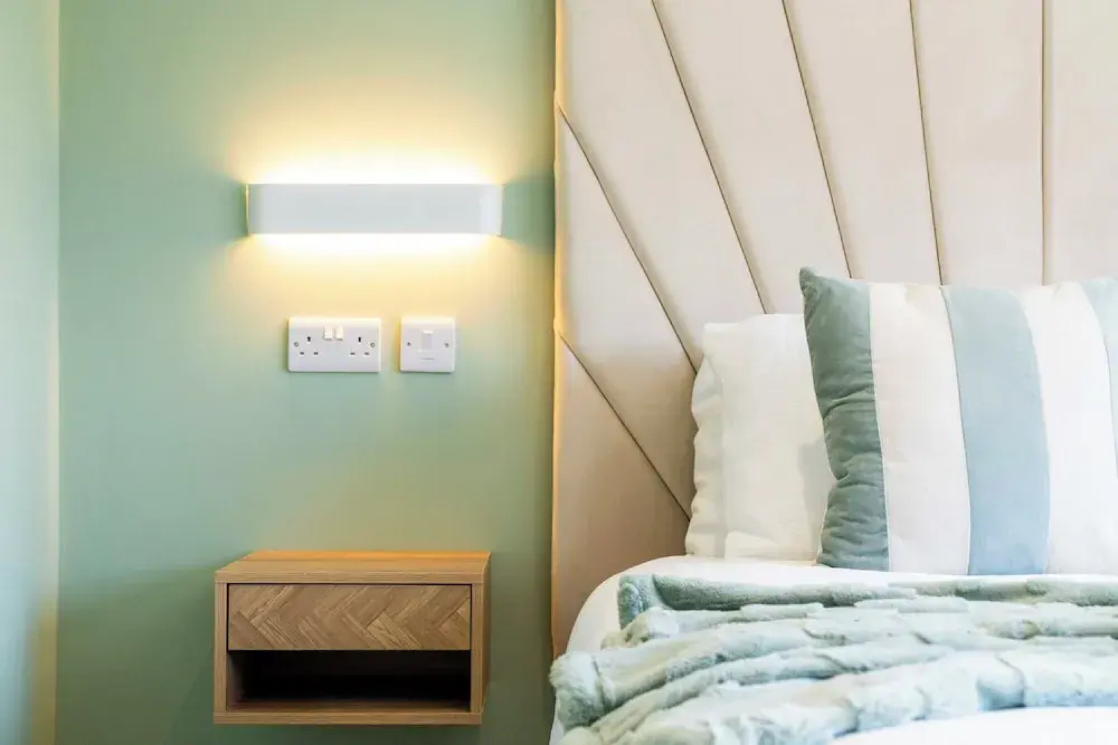 Modern 3Bed Home Next To Glasgow Airport