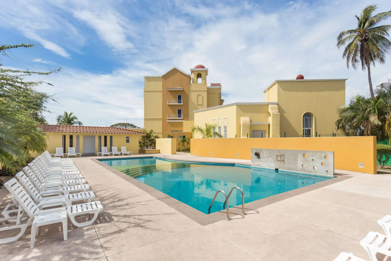 Baymont Inn and Suites Lazaro Cardenas