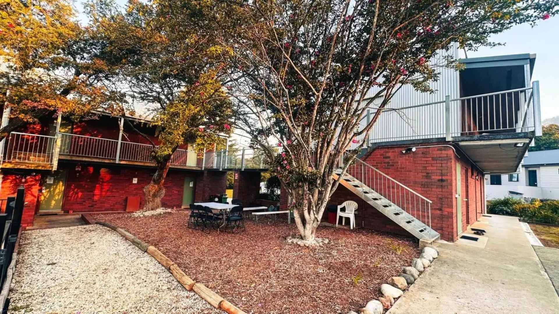 The Birch House - Silver Birches Luxury Accommodation Bright