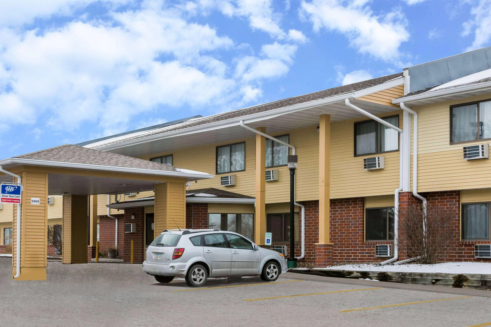 Super 8 Urbandale Des Moines Area