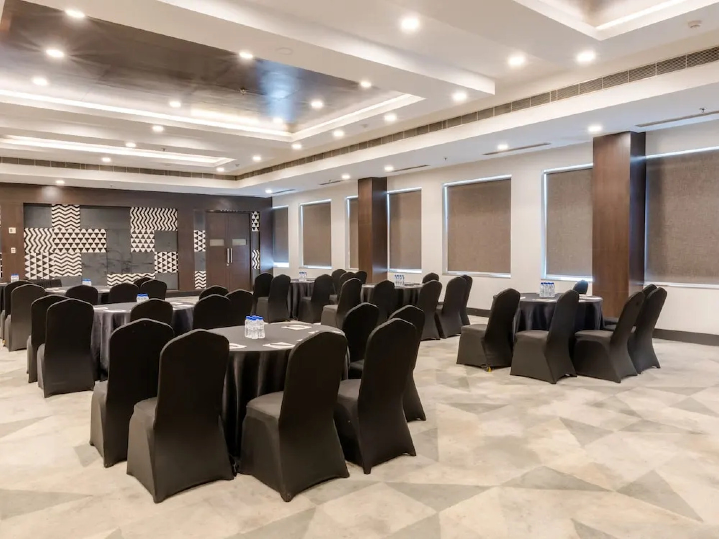 Sunday Hotel Chandigarh Zirakpur