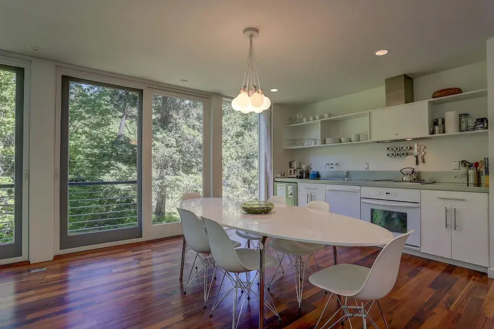 Neal Creek 2 Bedroom Home by RedAwning