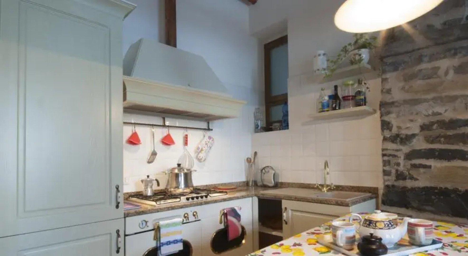 Terrace directly on Lake Como