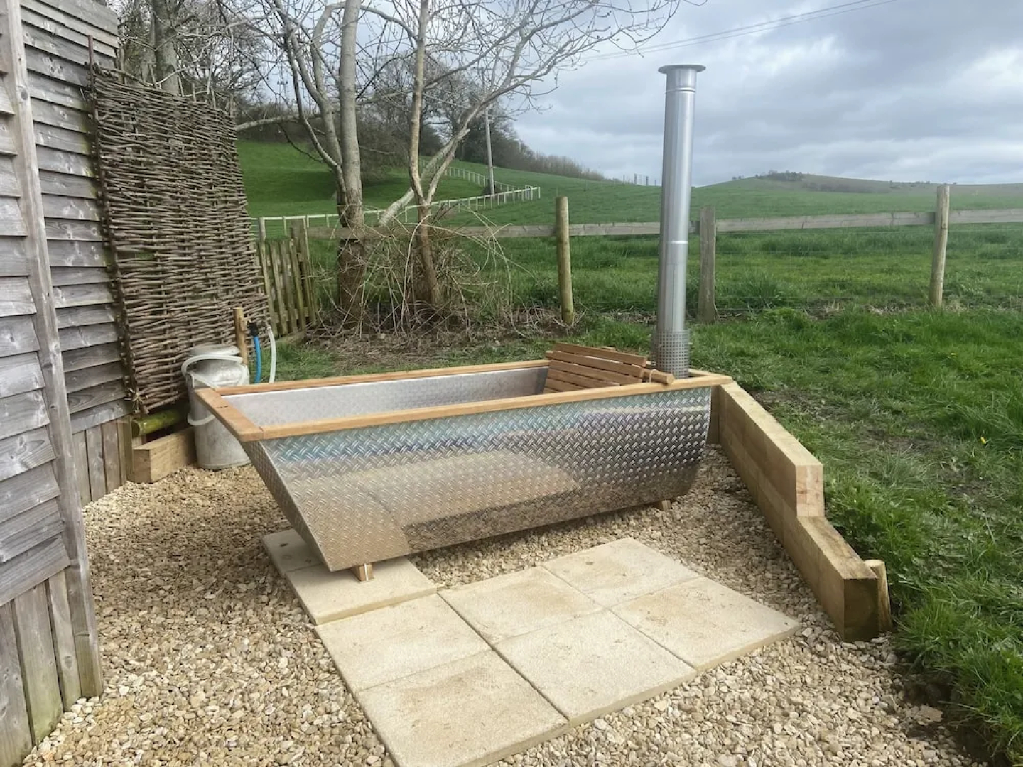 Cosy Rural Lodge at Goldhill Glamping - Sleeps 4