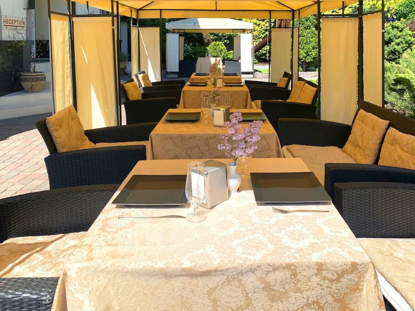 Отель «Эней»