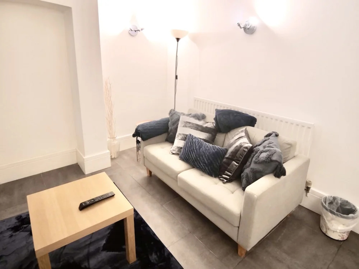 Lovely 6 bed Property Located Within Dudley