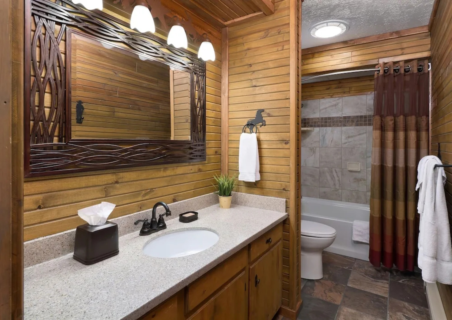 Rock Crest Lodge And Cabins