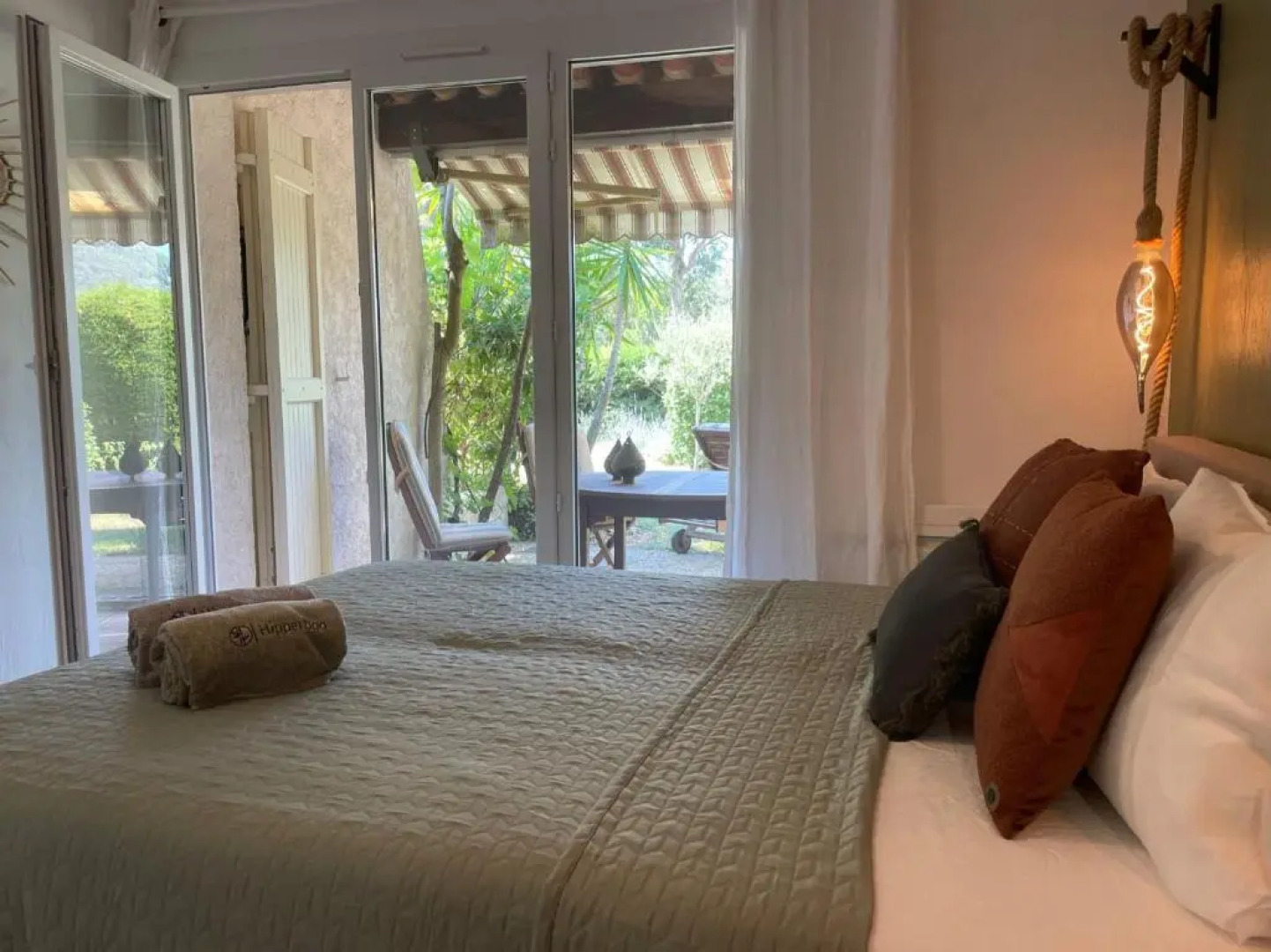 Garden house Cote d’Azur close to mountain and sea