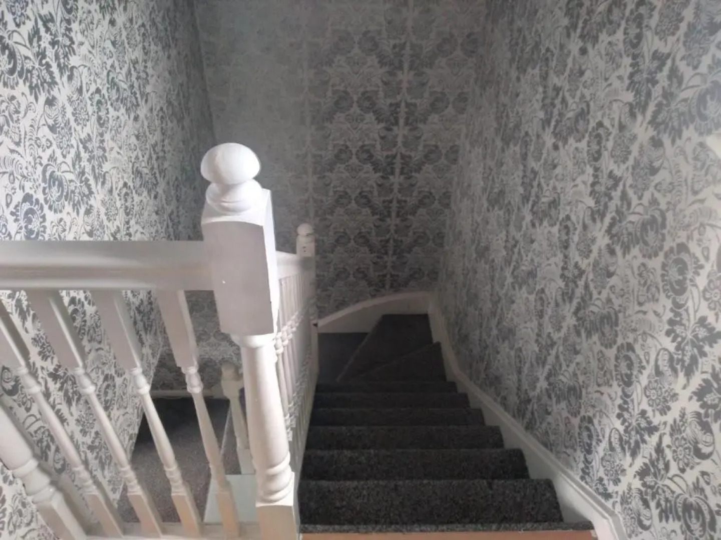 2 Bed House - Sleeps 4 - Pets - Garden - Parking