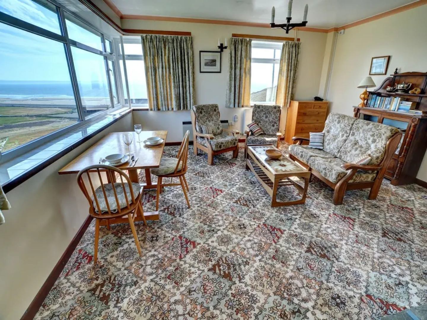 Apartment With Panoramic Views Across the sea Down to Grassholk and the Skomer Islands