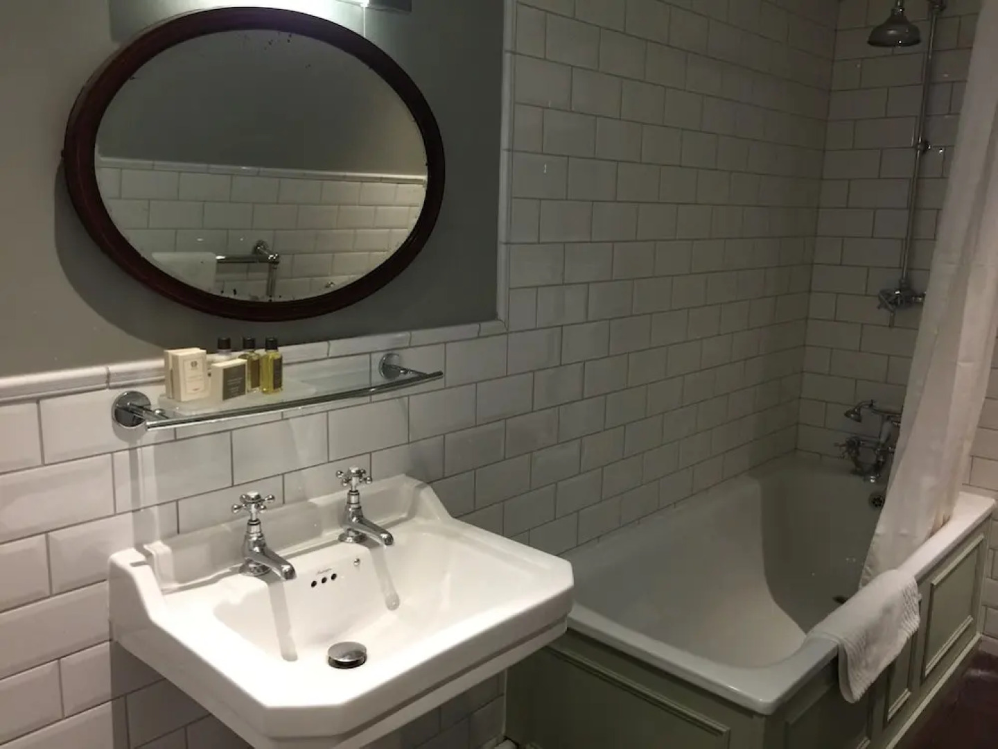 The Leicester Arms Hotel