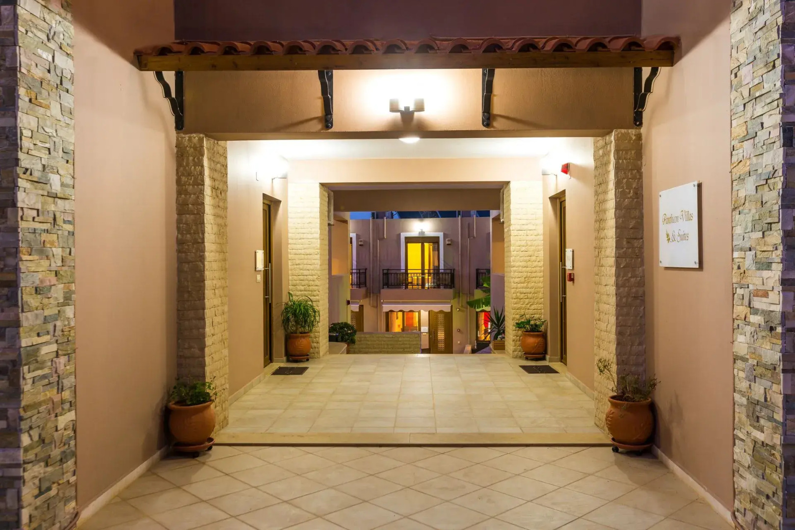 Pantheon Villas & Suites