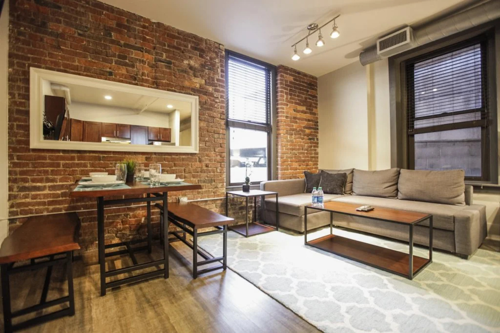 Broadway by Nashville Vacations