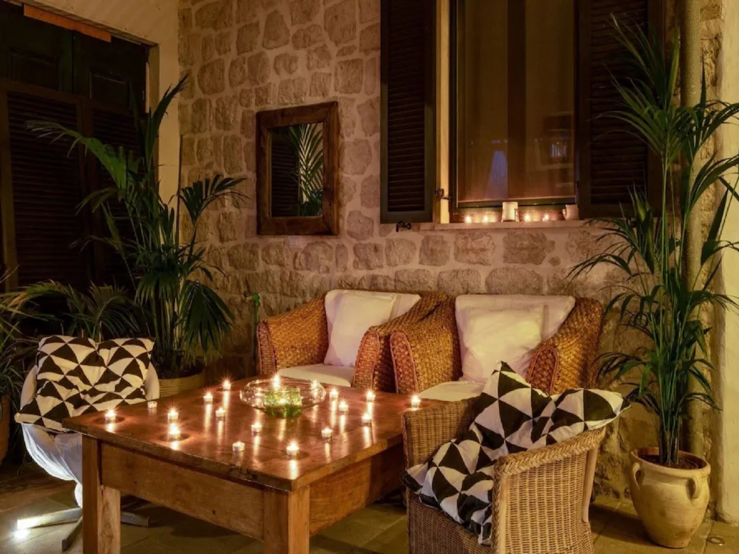 Villa Lola - Four Bedroom Villa With Sea View