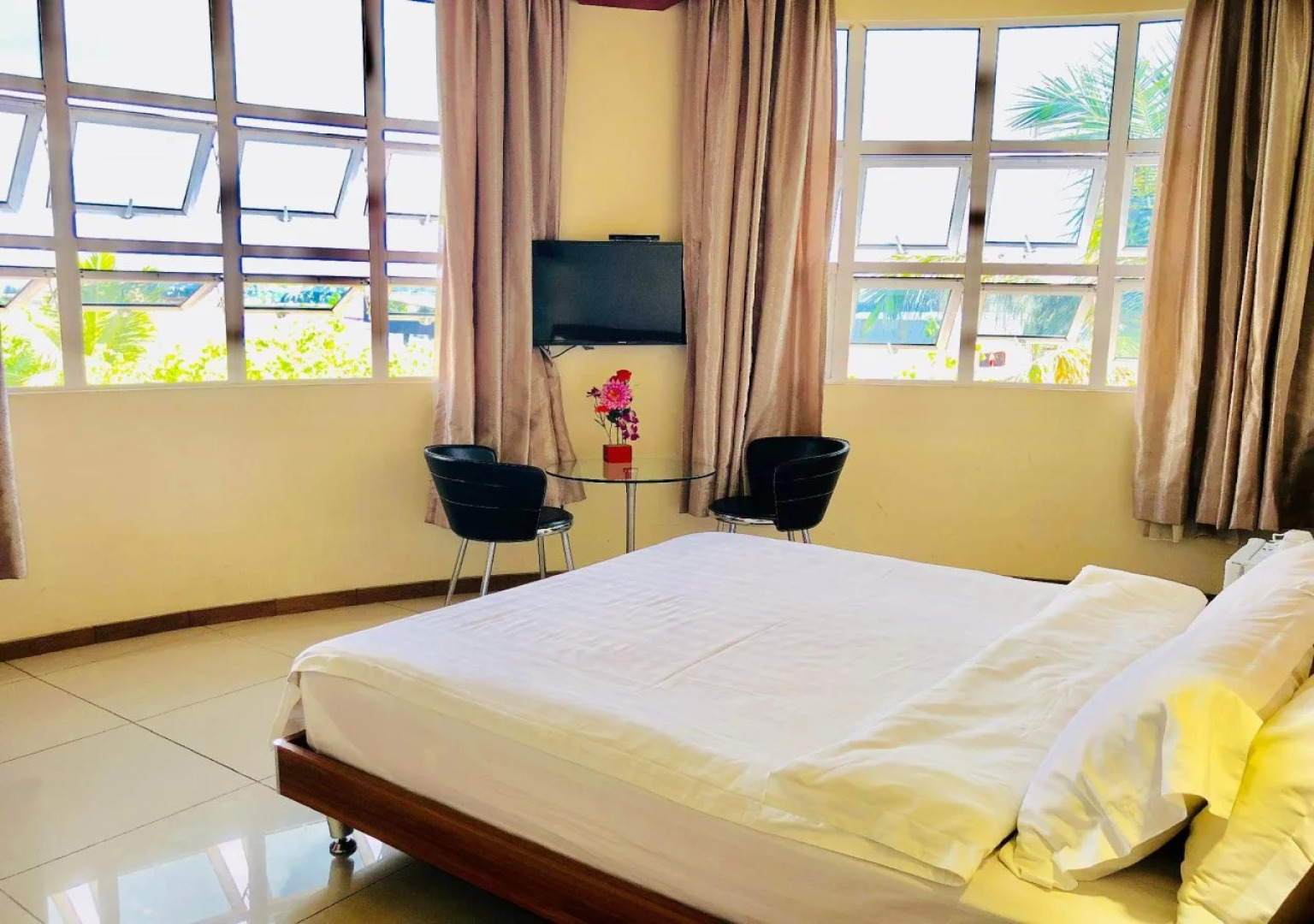 Surfview Raalhugandu