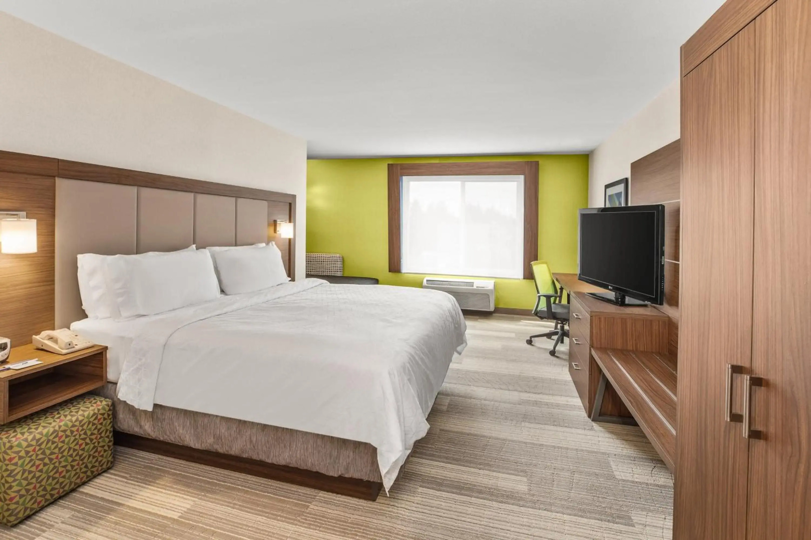 Holiday Inn Express & Suites Tacoma by IHG