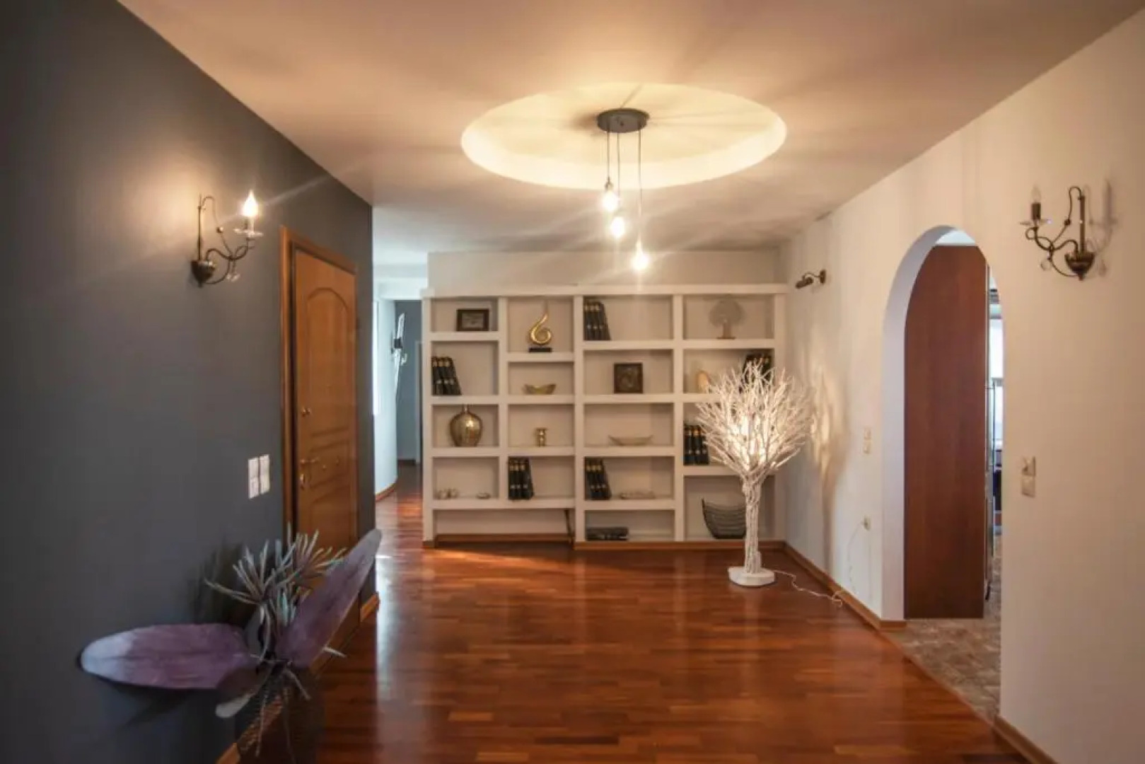 Akrata's Elegant Luxury Suite