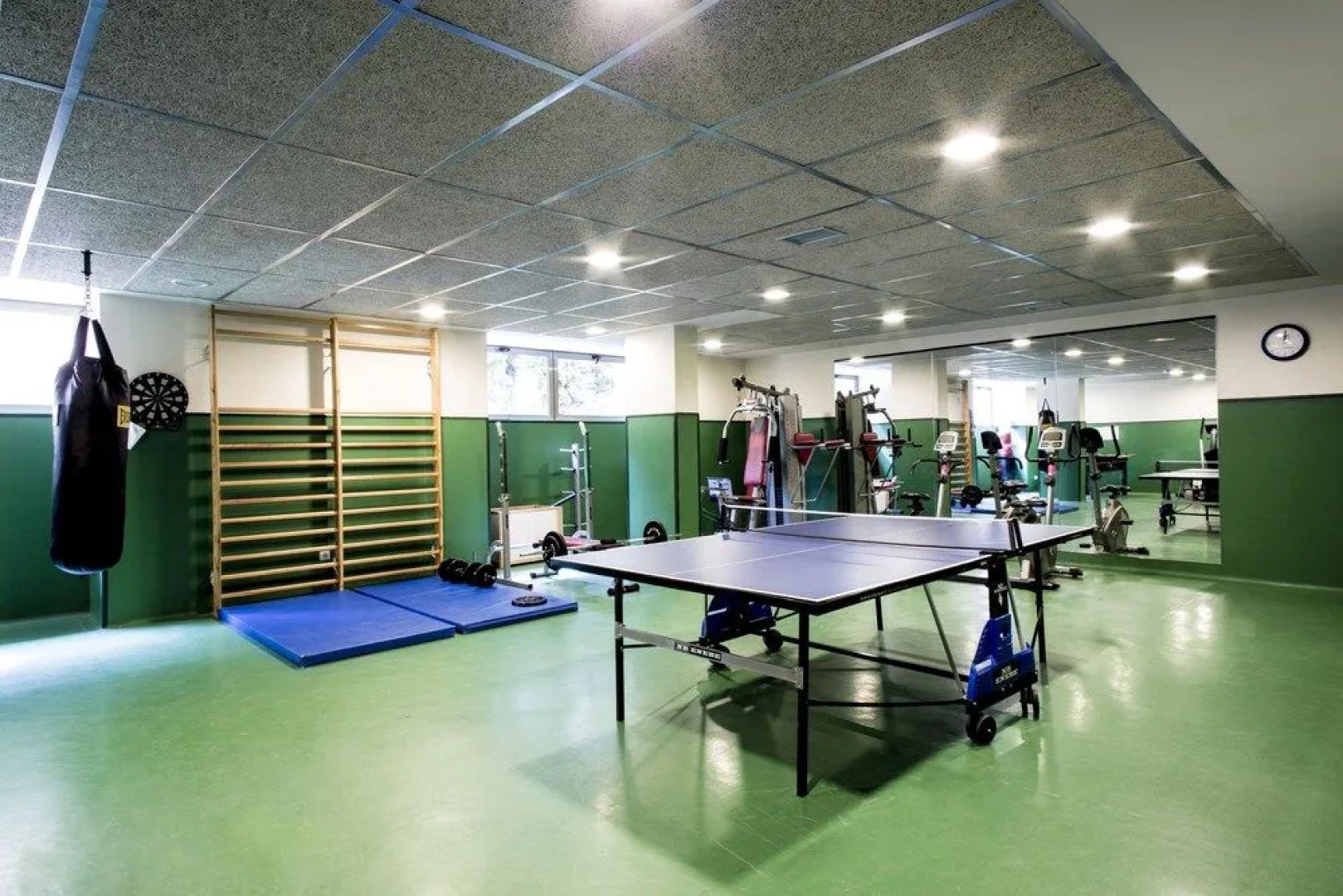 Colegio Mayor Resa Hernán Cortés - Centro Adscrito a REAJ