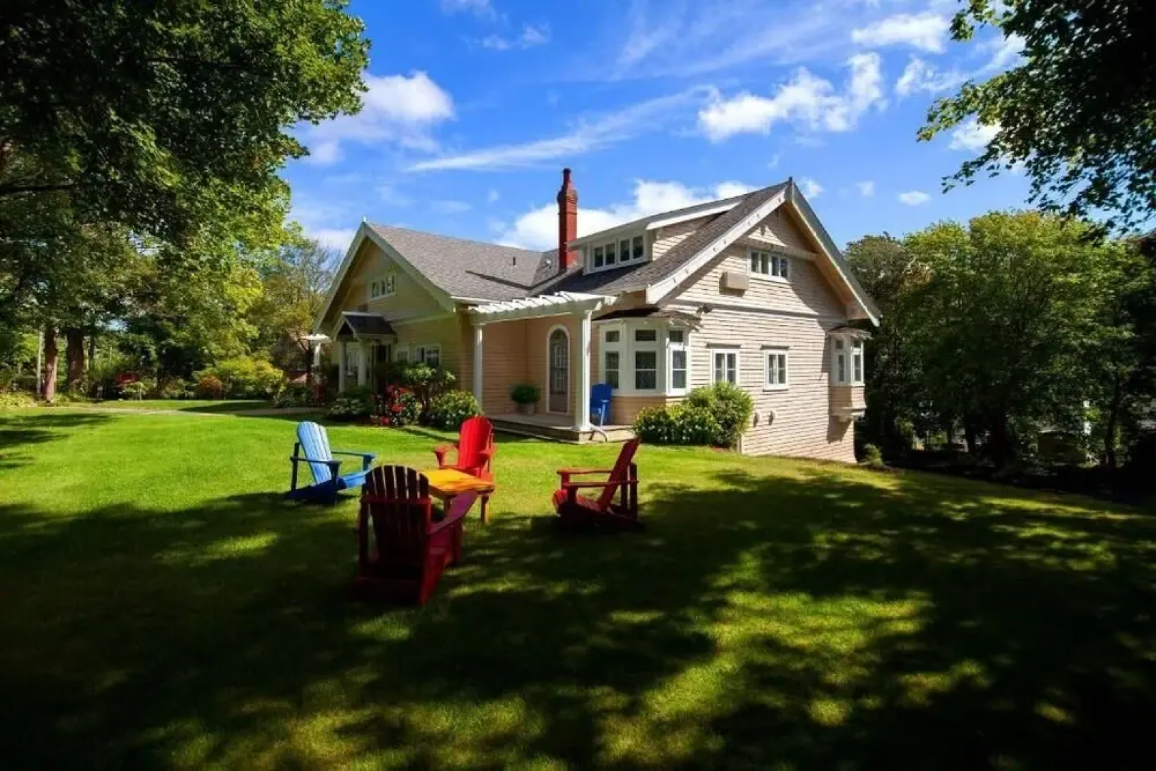 Leaside Manor by The Leaside Group