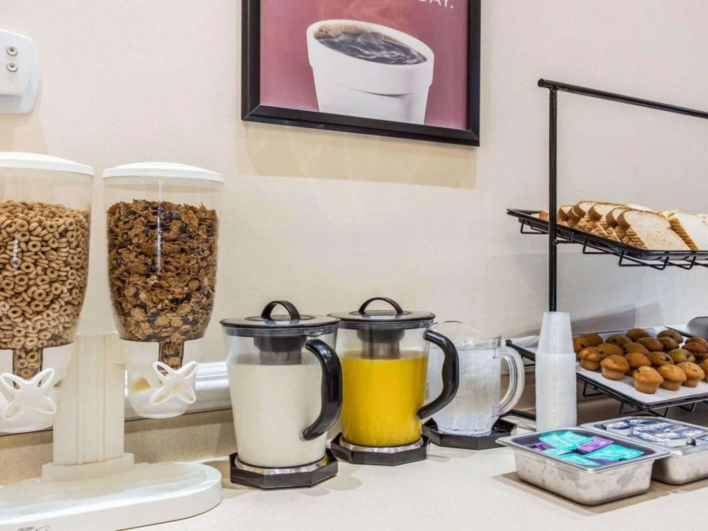 Econo Lodge Inn & Suites Cayce I-26 Airport