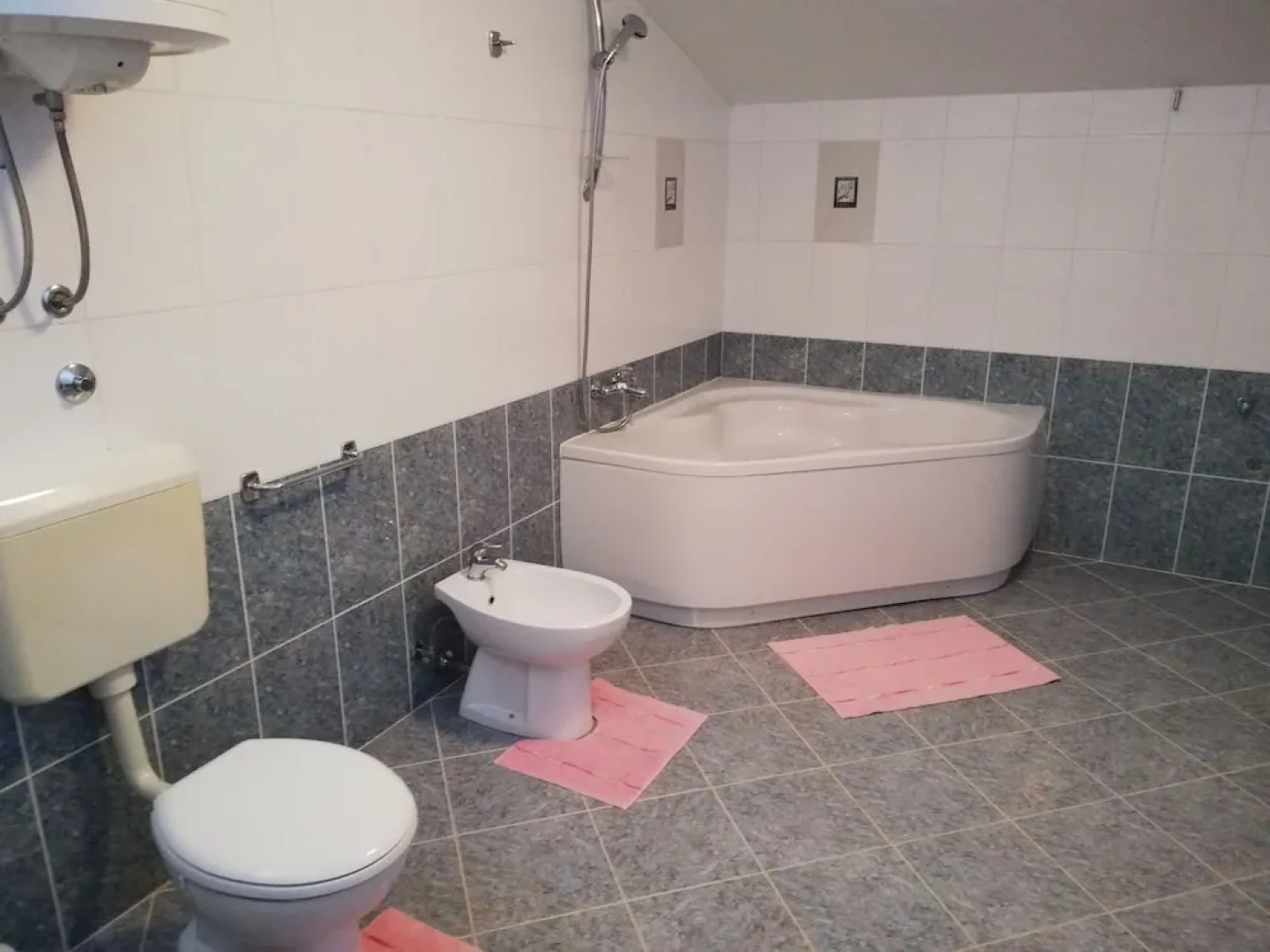 Villa Valeta 500 Meters From the Beach