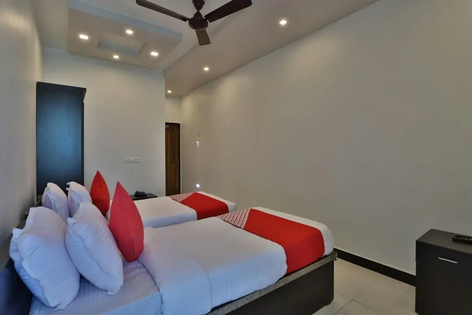 OYO 30559 Center Point