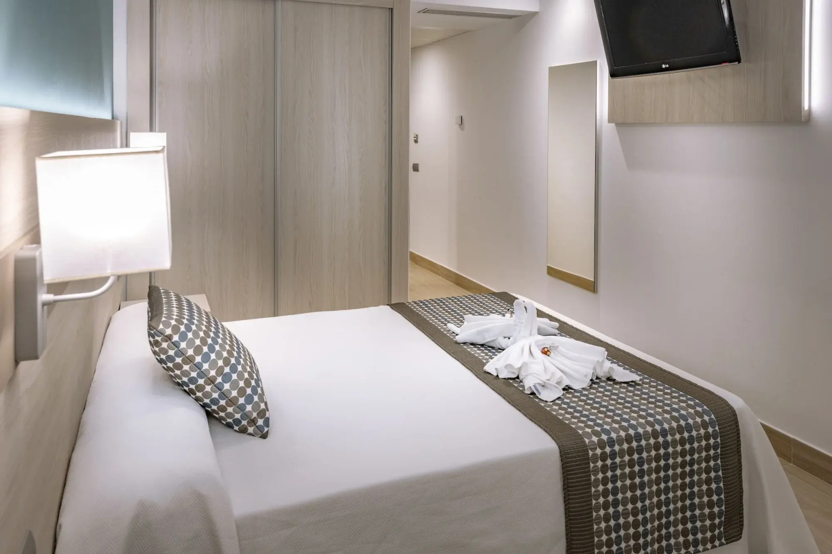 Отель 4R Miramar Calafell