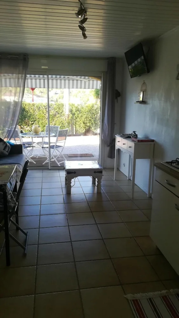 Apartment With one Bedroom in Vidauban, With Wonderful Mountain View, Private Pool, Enclosed Garden - 34 km From the Beach