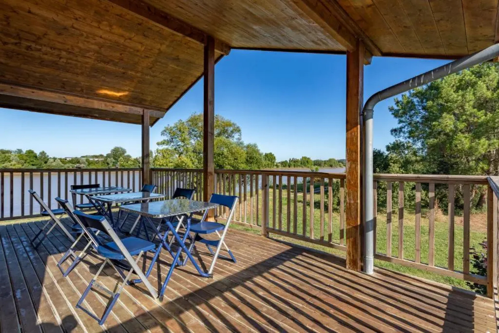 Au Bord de L'eau - Grande Maison - Baurech Insolite