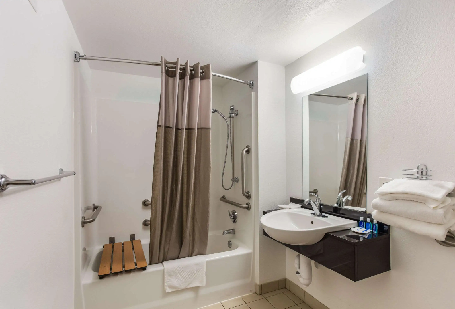 Motel 6 Cross Lanes, WV - Goff Mountain Rd