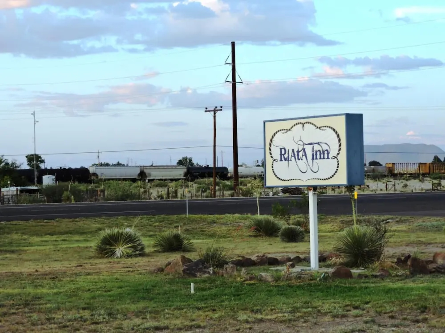 Riata Inn