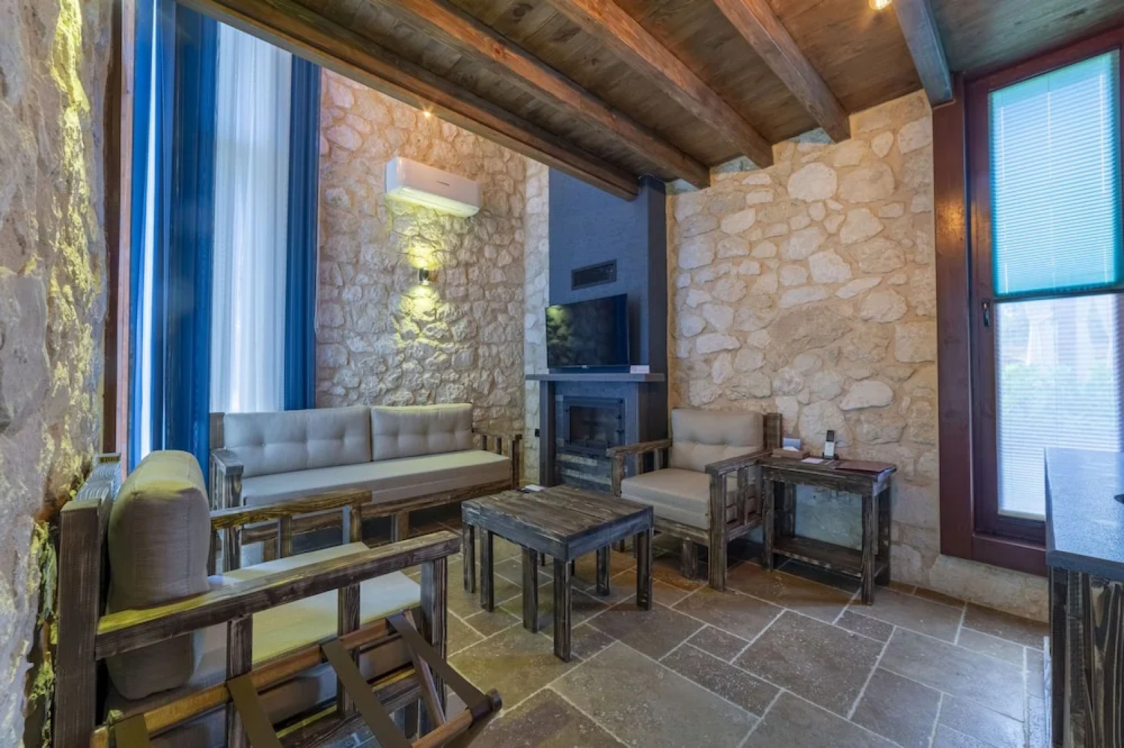 Marisstone Hotel Villa