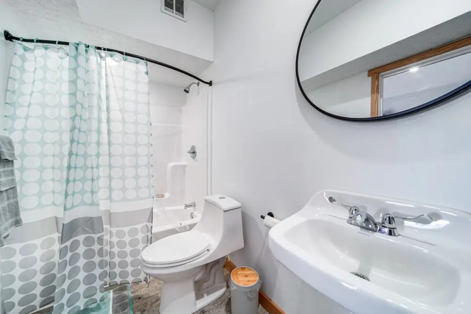 4 Mi to Lake Erie: Condo in Golf Community