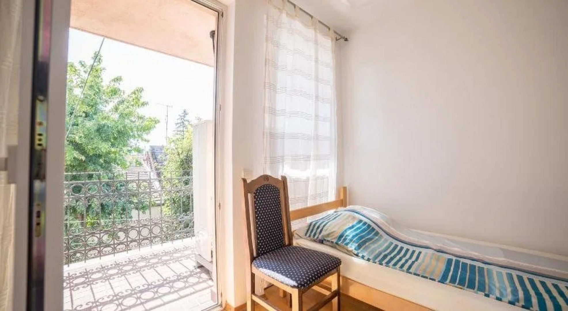 Hostel Ami