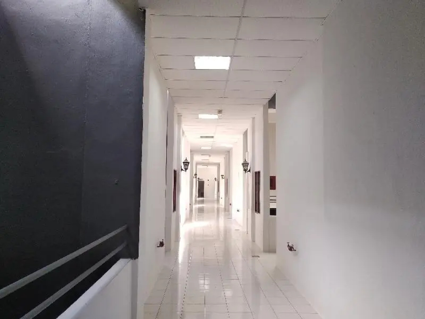 Capital O 89876 Safari Hotel