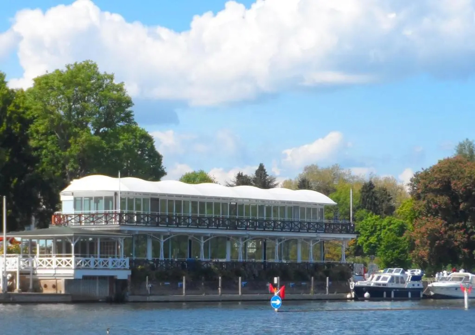 Phyllis Court Members Club