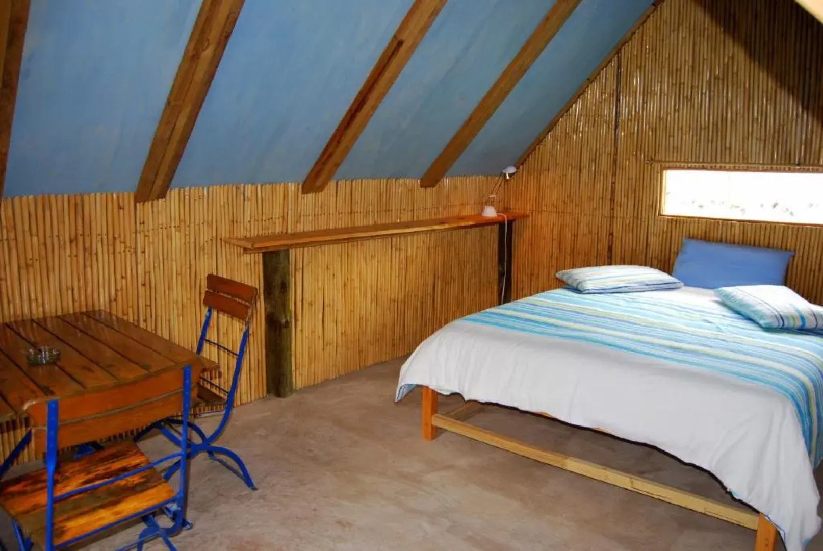 Amber Lagoon Backpackers Lodge