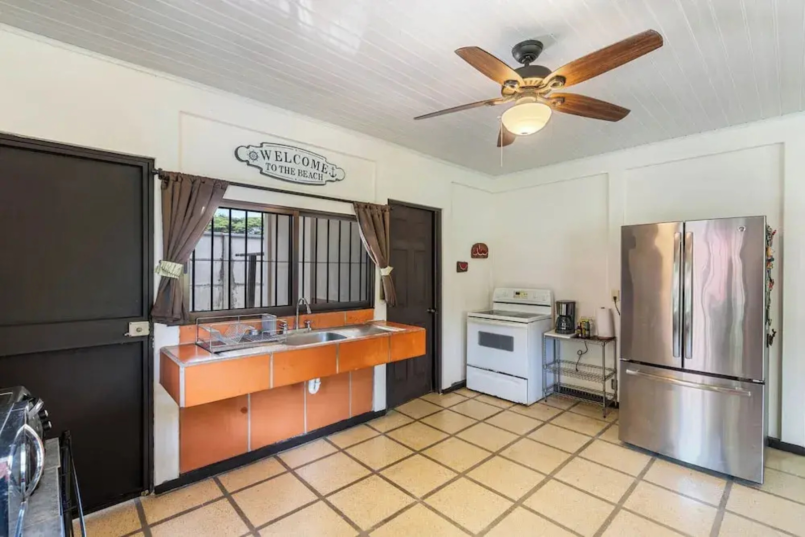 3-BD Home with Pool, Walk to Beach