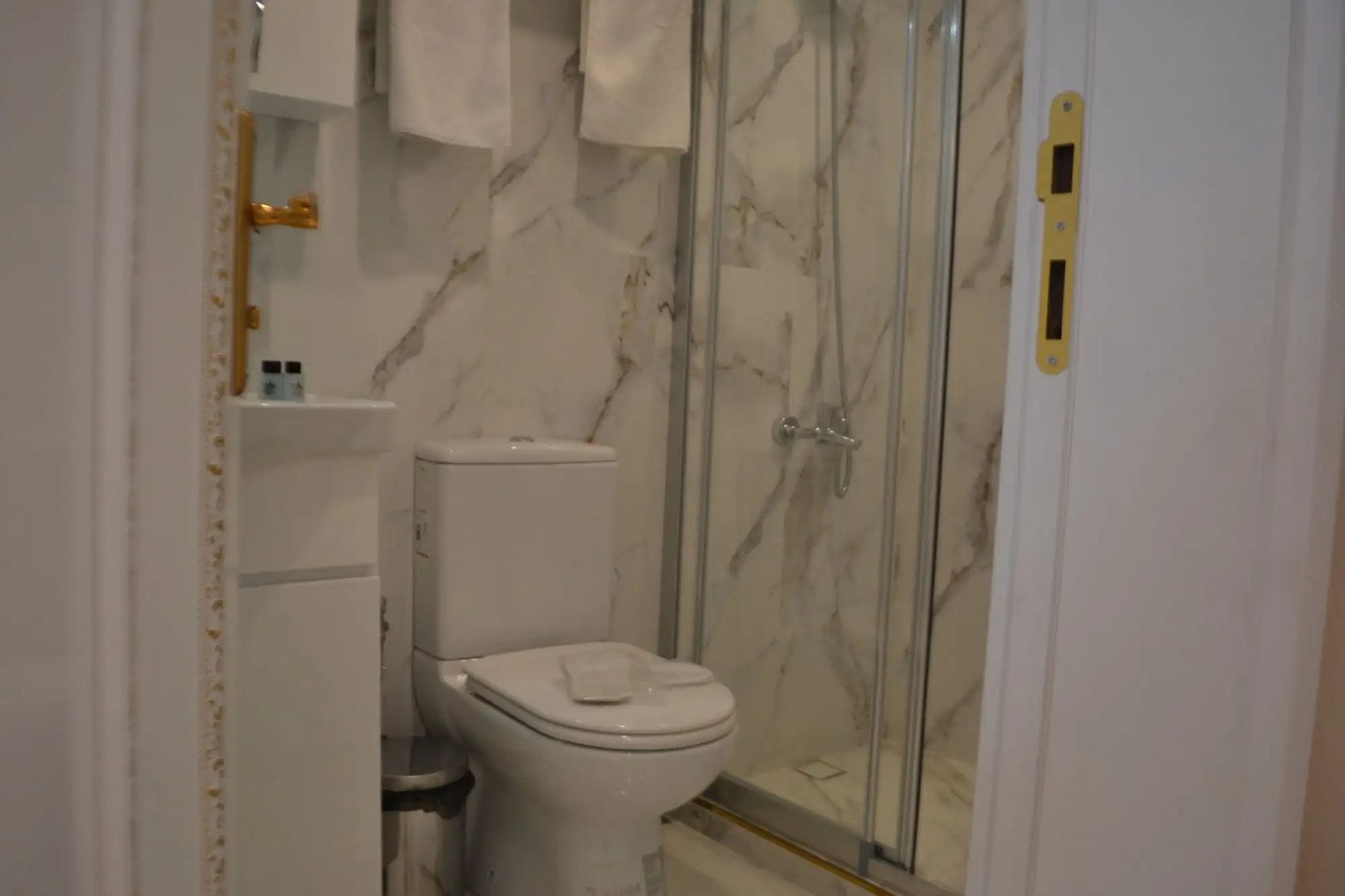 Atlantis Royal Hotel