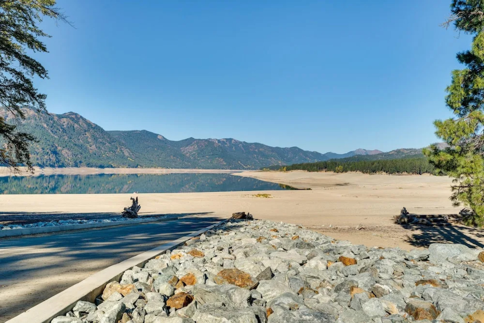 Ronald Cabin w/ Private Deck: Near Cle Elum Lake!