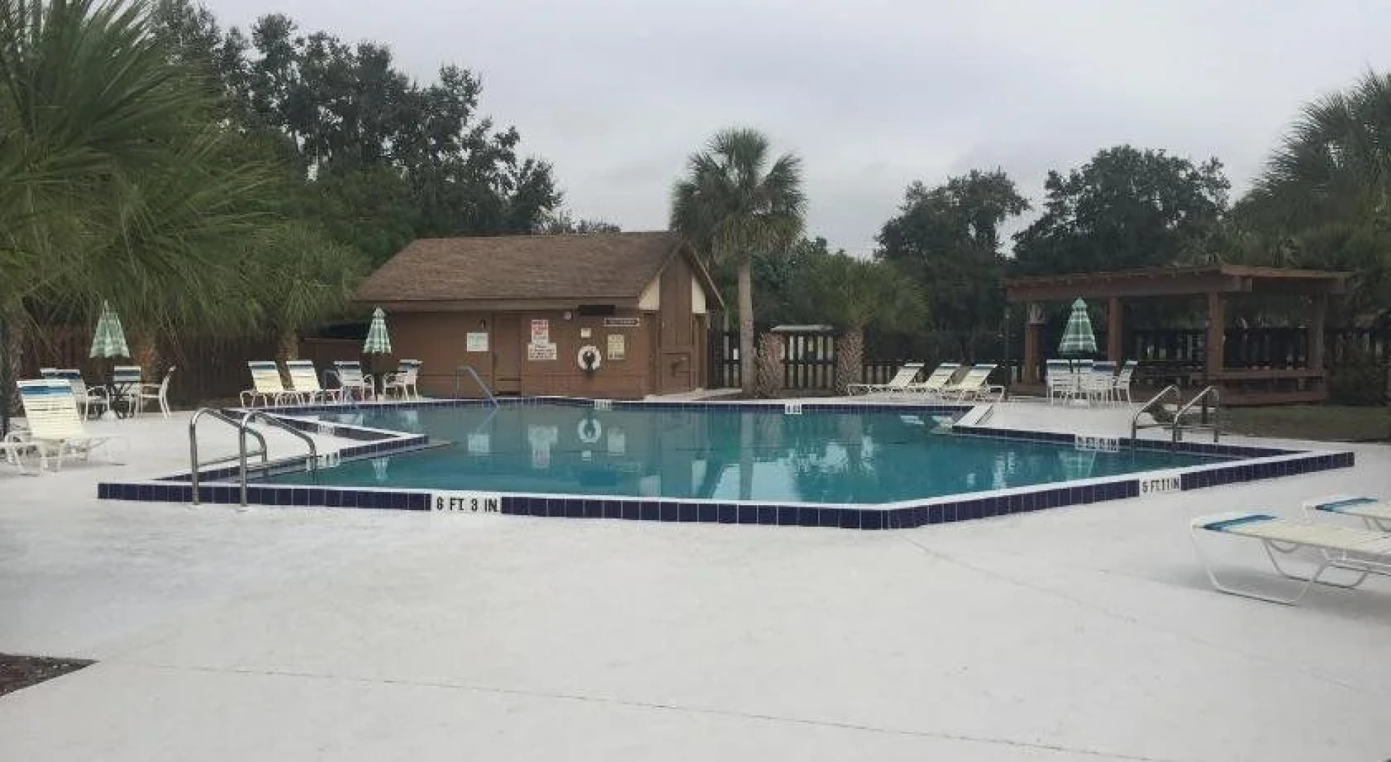 Charlotte Bay Resort And Club