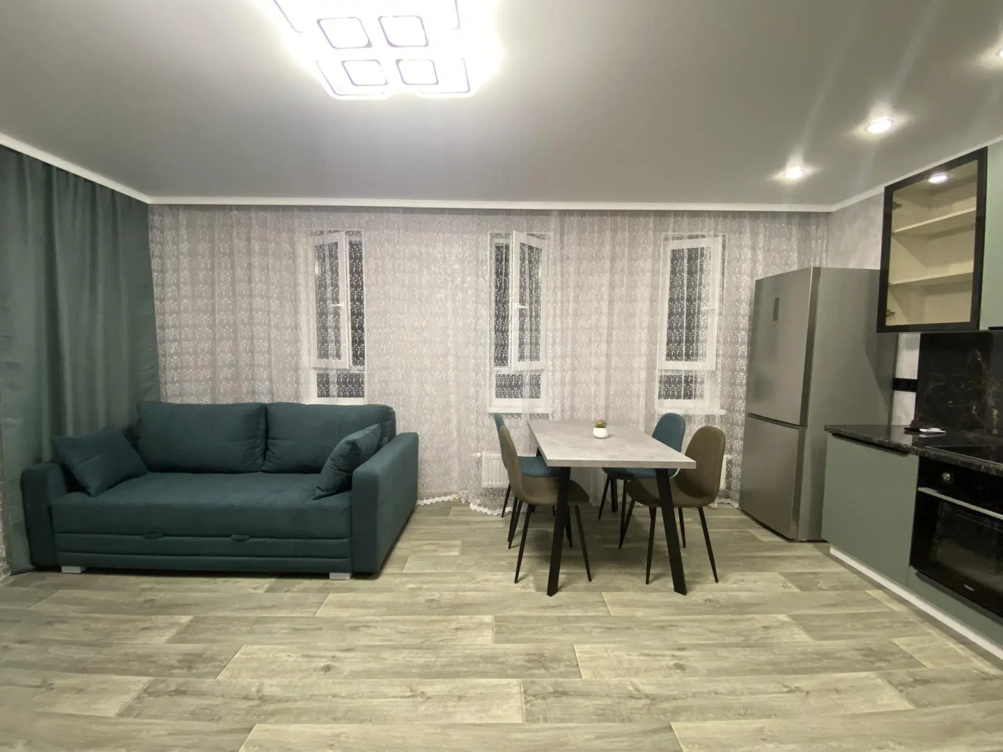 Moon72 (Мун72) на улице Сергея Джанбровского 4к1