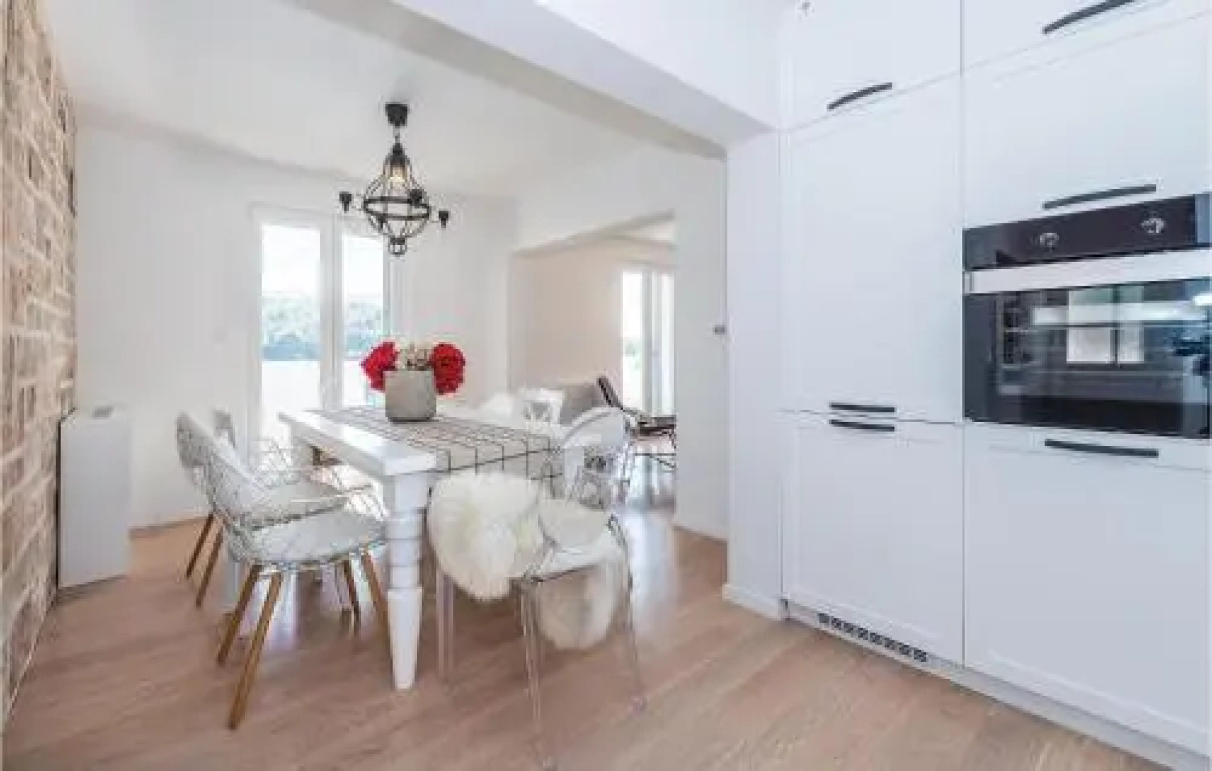 Four-Bedroom Holiday Home in Milna