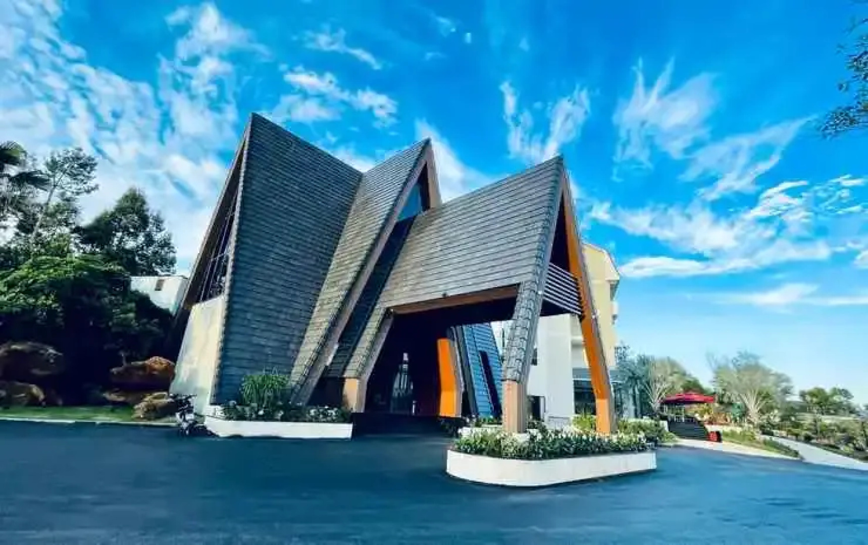 Sunflower Hotel & Resort