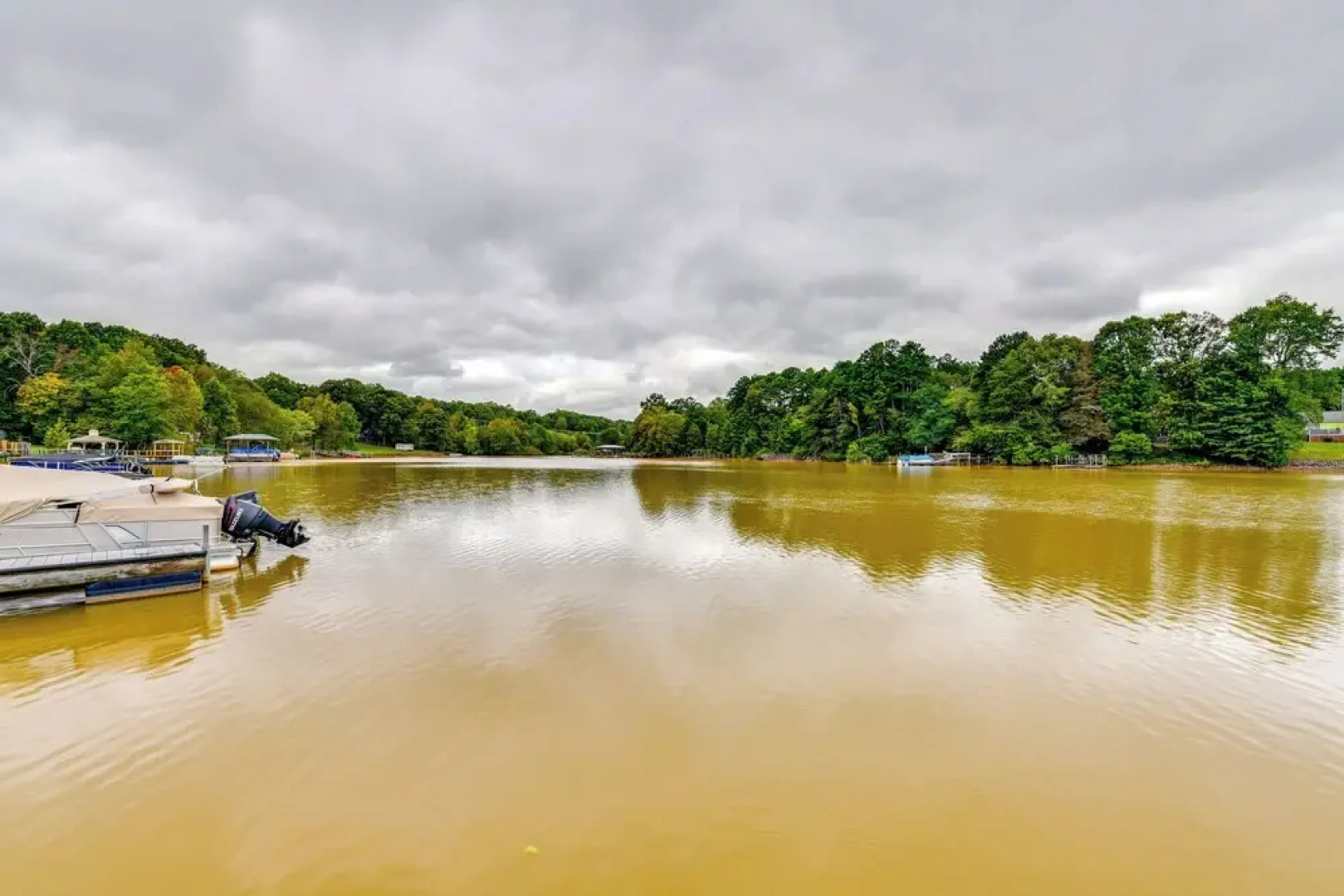 Waterfront Lake Norman Cabin w/ Screened Porch!