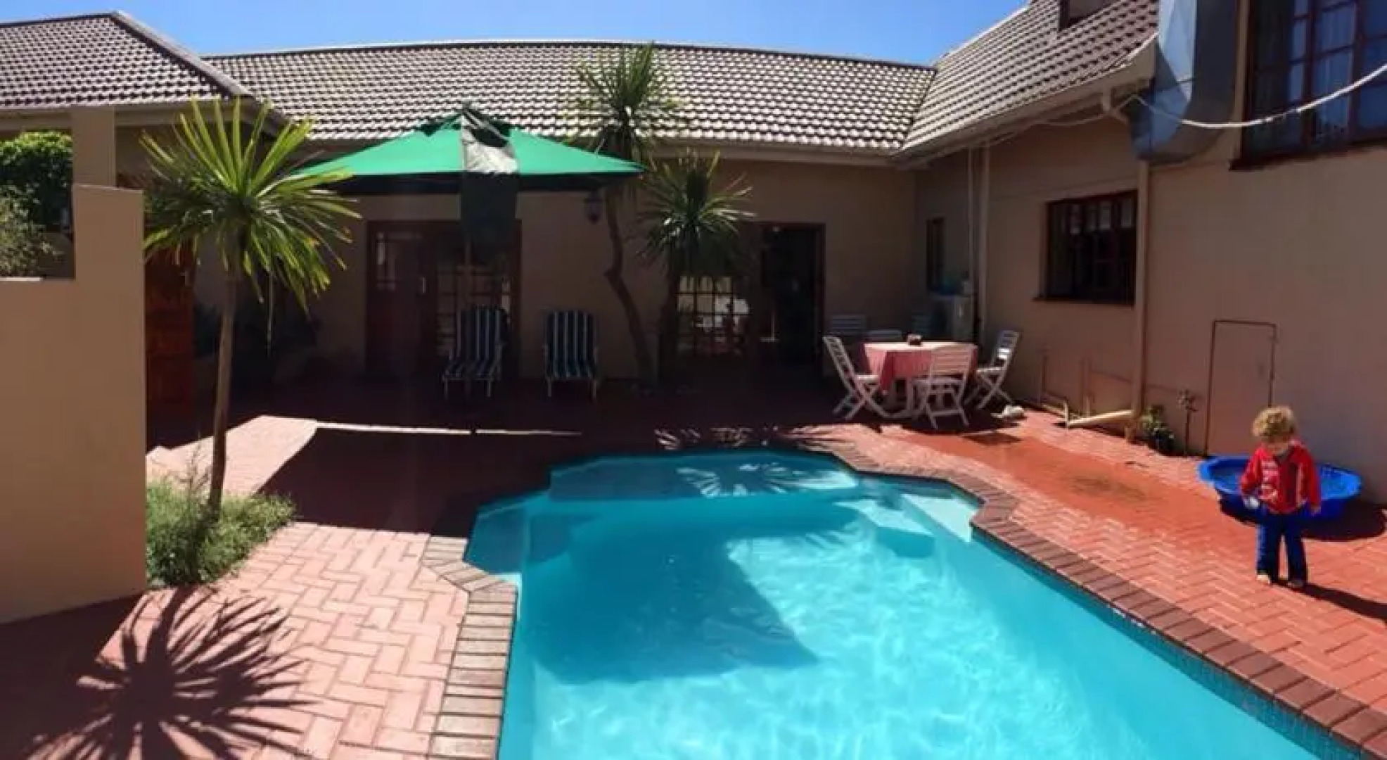 Bella Sombra Guest House