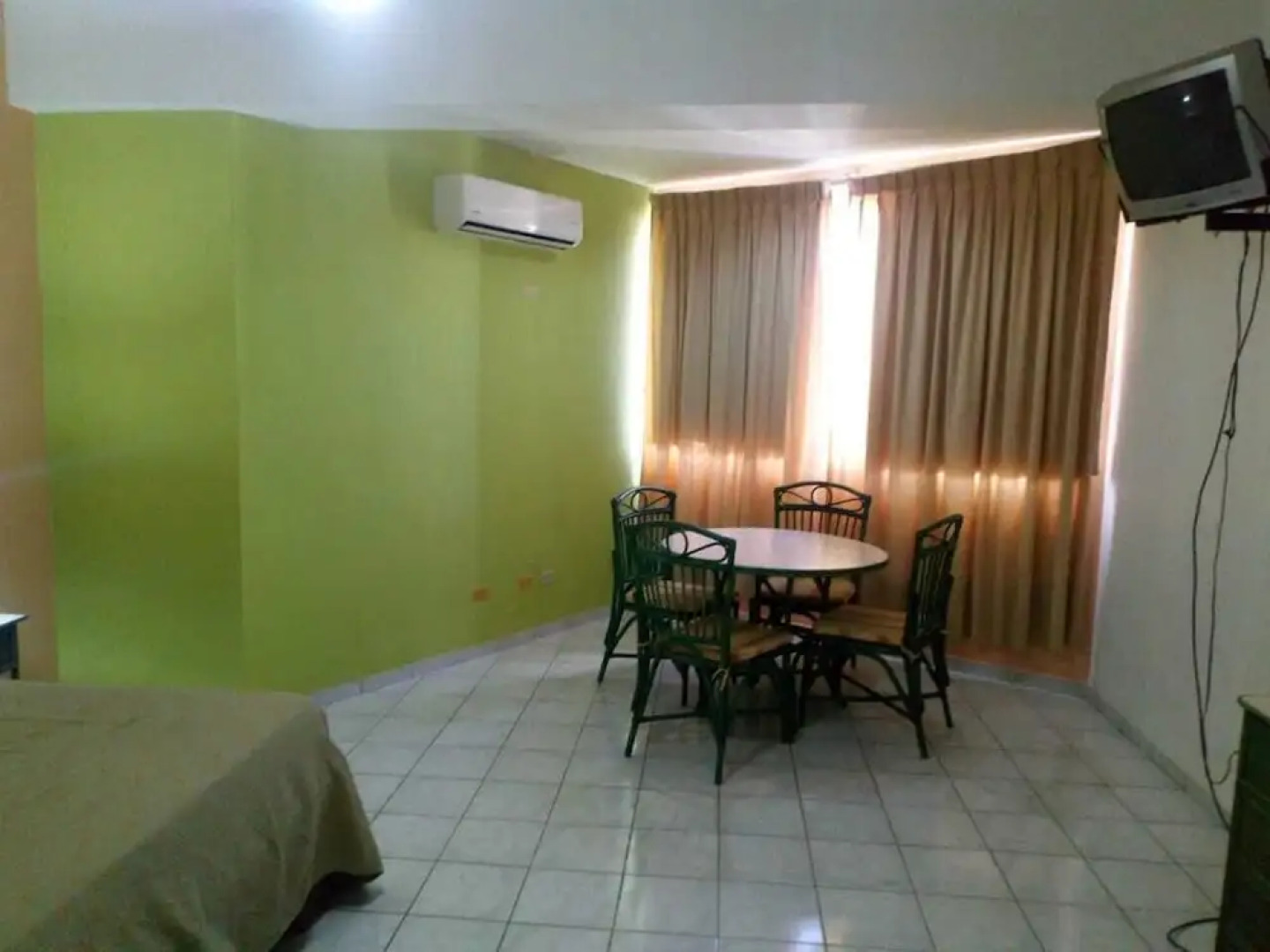 Aparta Hotel Jardines Metropolitanos